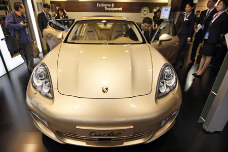 Global auto glitz revs up in Shanghai auto show