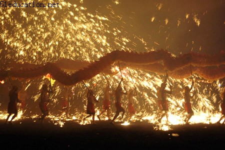 Fire dragon dance in east China